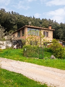 Foto Casale in Via Orvieto 35, Amelia di 240 m² con 10 locali in vendita