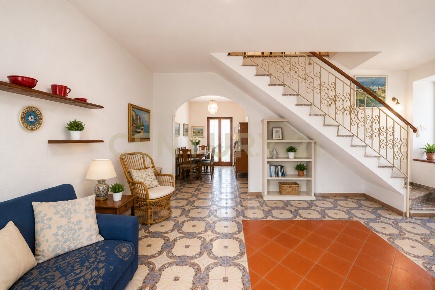 Foto Villa a schiera in Viale dei Gladioli 12, Anzio di 132 m² con 7 locali