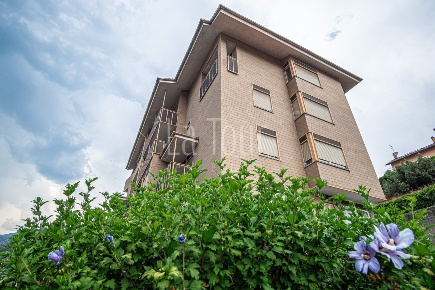 Foto Appartamento in Via G.S.Bernardo 41, Aosta Centro di 180 m² in vendita