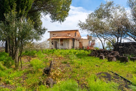 Foto Villa unifamiliare in SP155 82, Mascali di 180 m² con 8 locali