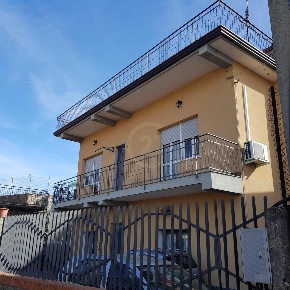 Foto Appartamento in Via Arturo Toscanini 7, Trecastagni di 90 m²