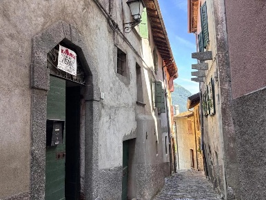 Foto Appartamento a Faggeto Lario con 6 locali in vendita