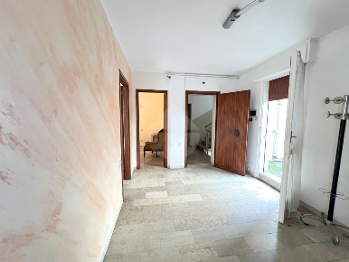 Foto Ufficio in via mure san giuseppe, Rovigo di 83 m² con 4 locali