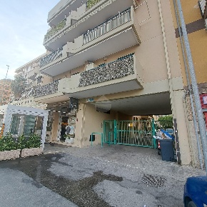 Foto Box in Via Pordenone, Bari di 16 m² con 1 locali in vendita