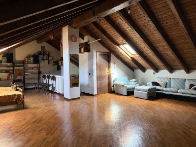 Foto Appartamento in Via Agnesi, Monza San Carlo - Stazione di 105 m²
