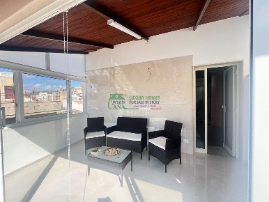 Foto Casa indipendente in Via Goito, Comiso Centro di 180 m² con 2 locali