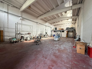 Foto Capannone industriale in VIA BOCCIONI 8, Monza San Damiano di 300 m²