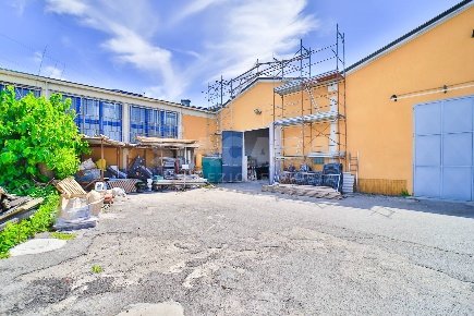 Foto Capannone industriale a Monza di 245 m² in vendita
