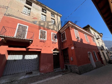 Foto Case semi ndipendenti in Via Caviglione 59, Pont-Canavese Centro