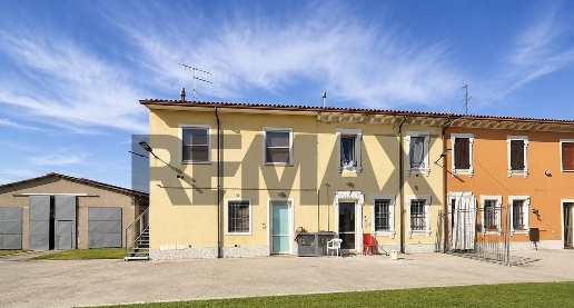Foto Appartamento in Via Pioppa 1, Mozzecane di 85 m² con 4 locali