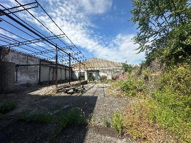 Foto Capannone industriale in via sardorella, Genova Bolzaneto di 3000 m²