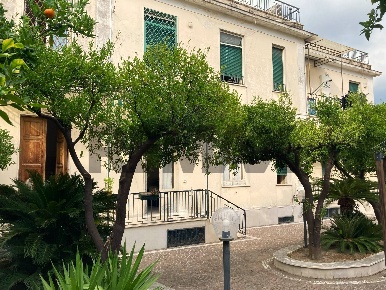 Foto Casa indipendente in via Marconi 1, Sant'Anastasia Centro di 1350 m²