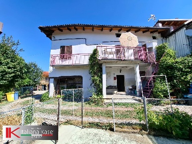 Foto Case semi ndipendenti in Tetti Varetto, Castiglione Torinese di 165 m²