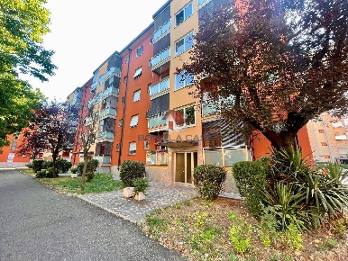 Foto Appartamento in Via Giacomo Quarenghi 32, Milano Gallaratese di 86 m²
