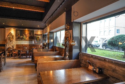 Foto Bar in via Giovanni Pascoli 9, Bergamo Stazione di 250 m² con 4 locali