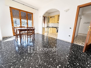 Foto Appartamento in via Rosselli, Viareggio di 90 m² con 5 locali