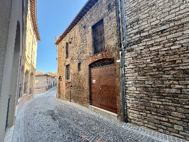 Foto Magazzino in VIA RAMELLI 3, Fabriano Centro di 164 m² in vendita