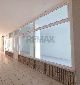 Foto Locale commerciale in via Ponzanino 12/A, Trieste San Giacomo di 71 m²