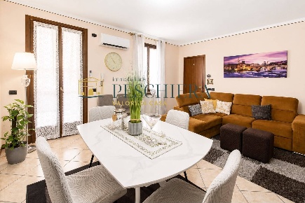 Foto Appartamento in Viale Europa 8/B, Monzambano Centro di 125 m²