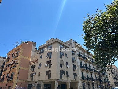 Foto Ufficio in Via Isidoro Carini 43, Palermo Borgo Vecchio di 65 m²