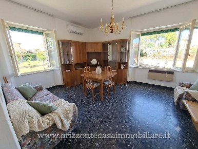 Foto Casa indipendente a Ascoli Piceno di 401 m² con 15 locali in vendita