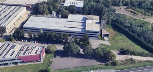 Foto Capannone industriale a Cerro Maggiore Centro di 7958 m² con 35 locali
