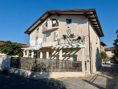 Foto Appartamento a Massa Centro di 125 m² con 6 locali in vendita