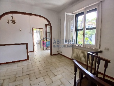 Foto Villa unifamiliare a Livorno Quercianella di 150 m² con 4 locali
