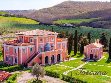 Foto Villa unifamiliare a Capalbio Centro di 3732 m² con 100 locali