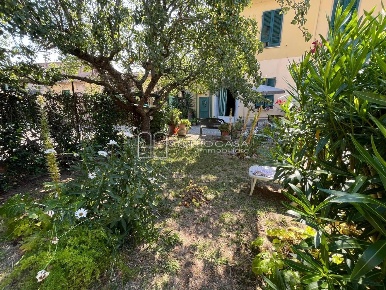 Foto Casa indipendente a San Giuliano Terme Colignola, Campo di 100 m²