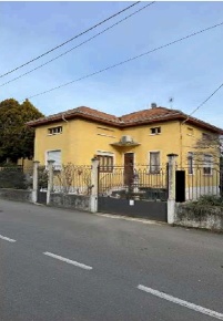 Foto Casa indipendente a Lonate Pozzolo Centro di 530 m² con 5 locali