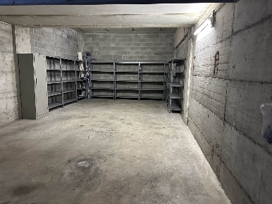 Foto Garage in Via Spluga 15, Monza San Biagio di 44 m² con 1 locali