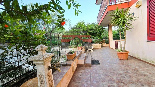 Foto Villa unifamiliare in VIA BELLOLMAPPO 5900, Palermo di 412 m²