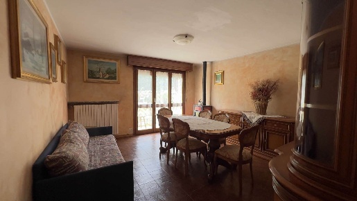 Foto Appartamento a Colorina di 121 m² con 6 locali in vendita