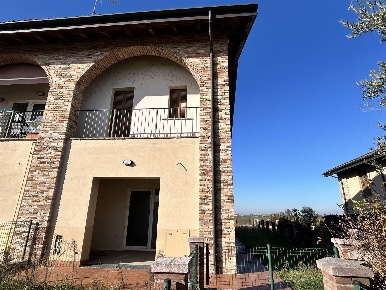 Foto Villa a schiera a San Giorgio Piacentino di 120 m² con 6 locali