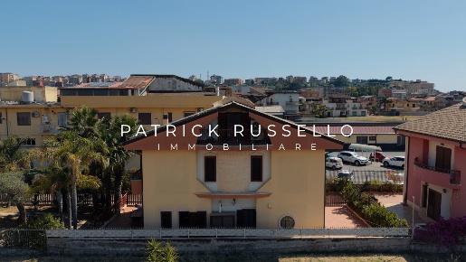 Foto Villa unifamiliare in Via Butera 207, Gela Centro di 218 m² in vendita