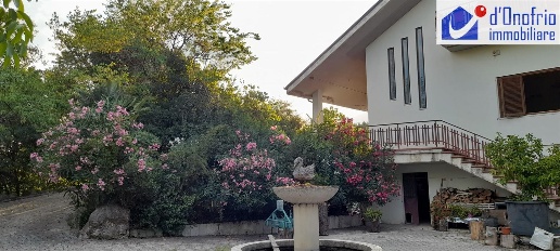 Foto Villa unifamiliare in VIA POZZO NUOVO, Oratino di 250 m² con 7 locali