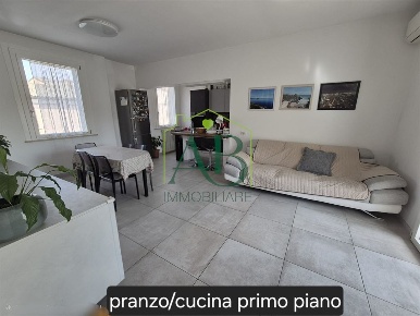 Foto Appartamento a Ravenna di 100 m² con 4 locali in vendita