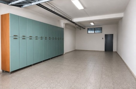 Foto Box in VIA DELLA REPUBBLICA, Modugno di 53 m² con 1 locali in vendita