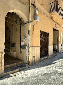 Foto Magazzino in Via garibaldi, Agrigento Centro Storico di 25 m²