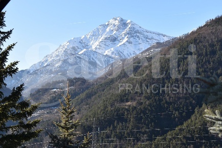 Foto Appartamento in Via Sauze d'Oulx 54, Oulx Centro di 30 m² con 1 locali