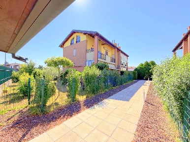 Foto Appartamento a Robecchetto con Induno Centro di 130 m² con 4 locali