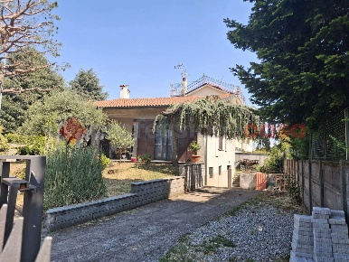 Foto Villa singola in Via turati 89, Cerro Maggiore Centro di 180 m²