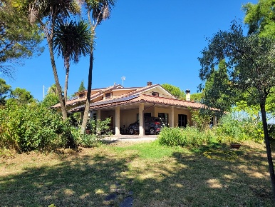 Foto Villa unifamiliare in Via Montecoccio 10, Spinetoli Centro di 470 m²