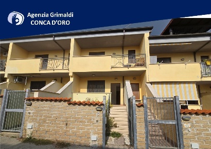Foto Villa a schiera in Via Valdambrini 24, Santa Marinella Centro di 65 m²