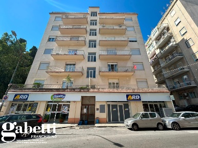 Foto Appartamento in Via Carlo Cattaneo 4, Patti Centro di 134 m²