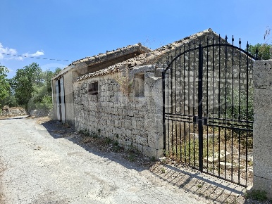 Foto Casa indipendente in Contrada Margione snc, Modica di 110 m²