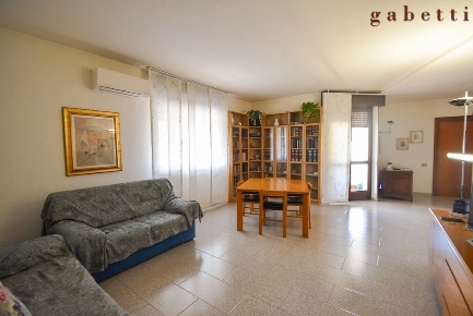 Foto Appartamento in Via XXIV Maggio 29, Magenta Centro di 145 m²