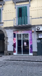 Foto Negozio in Via Roma 119, Aversa di 20 m² con 1 locali in affitto
