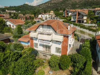 Foto Villa unifamiliare in Via Guglielmo Oberdan 5, Piossasco di 345 m²